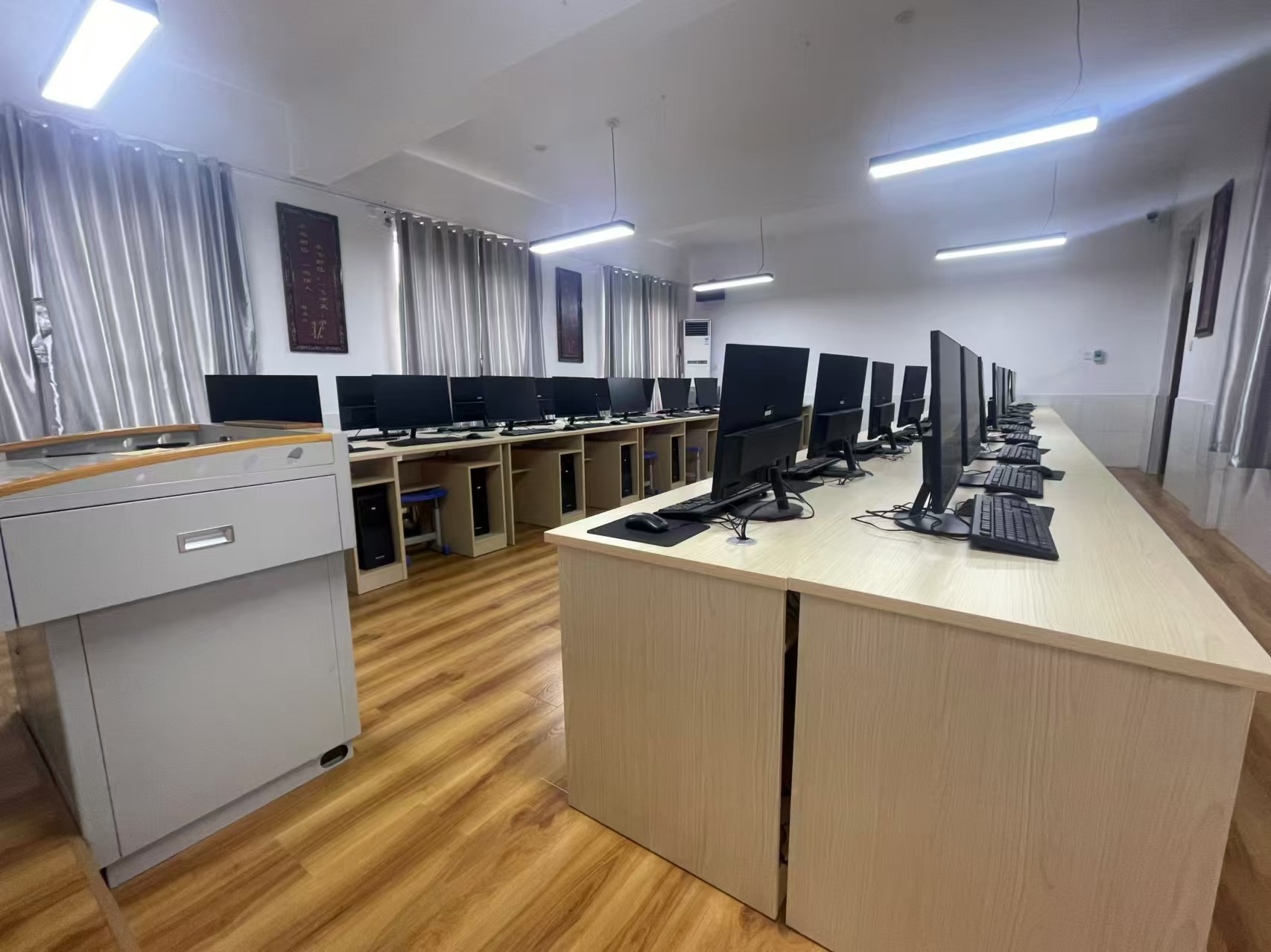 计算机实训室&nbsp;